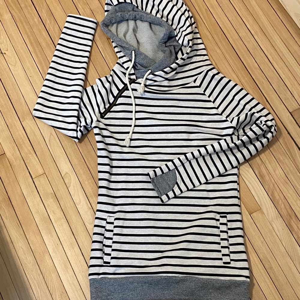Double hooded cream/grey stripped sweatshirt